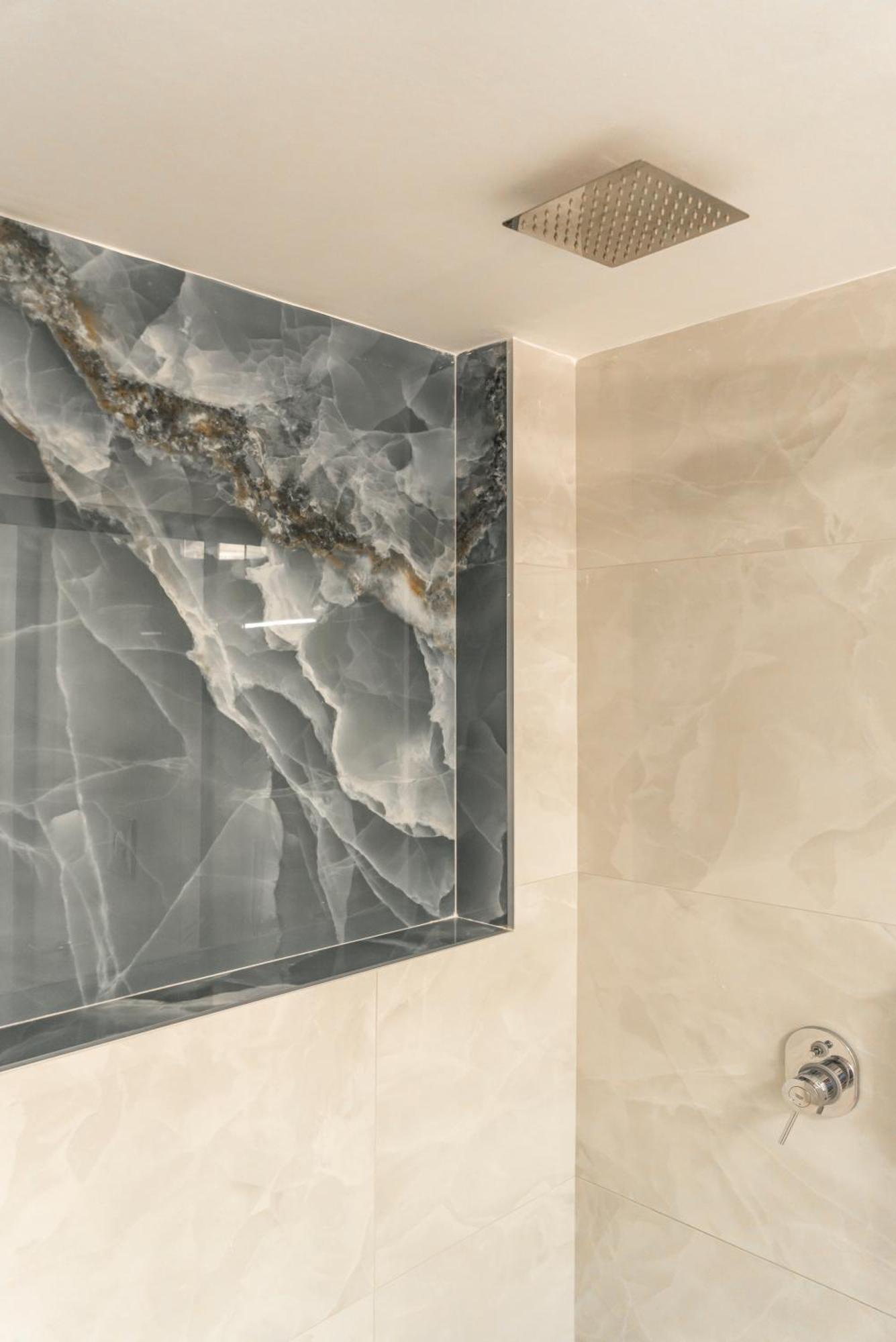 Neon 2Br Luxurious Central Apt Heraklion מראה חיצוני תמונה